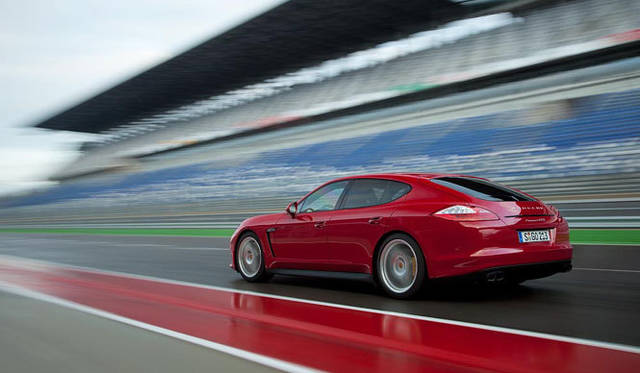 <strong>PORSCHE Panamera GTS｜ポルシェ パナメーラGTS</strong>