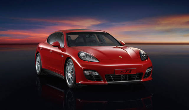<strong>PORSCHE Panamera GTS｜ポルシェ パナメーラGTS</strong>