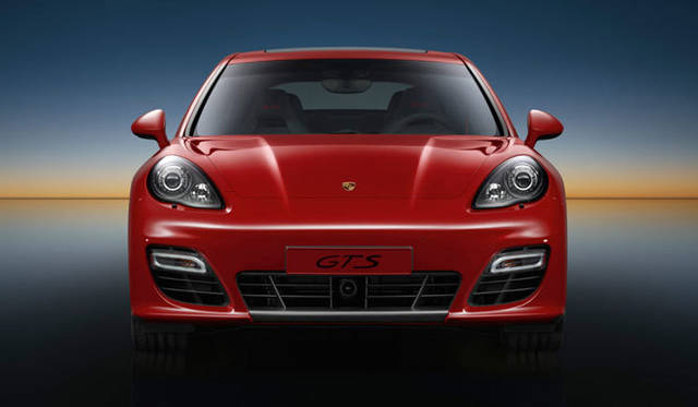 <strong>PORSCHE Panamera GTS｜ポルシェ パナメーラGTS</strong>