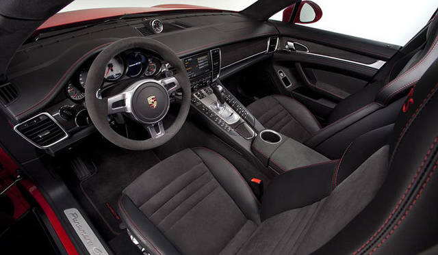 <strong>PORSCHE Panamera GTS｜ポルシェ パナメーラGTS</strong>