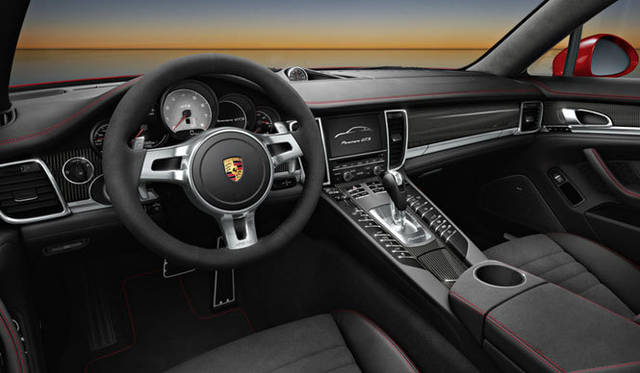 <strong>PORSCHE Panamera GTS｜ポルシェ パナメーラGTS</strong>