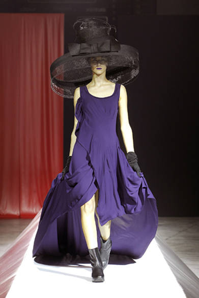 <strong>YOHJI YAMAMOTO｜ヨウジヤマモト</strong>　2012年春夏コレクション速報