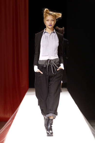 <strong>YOHJI YAMAMOTO｜ヨウジヤマモト</strong>　2012年春夏コレクション速報