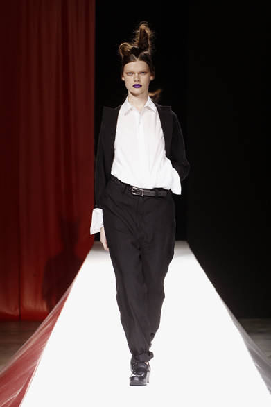 <strong>YOHJI YAMAMOTO｜ヨウジヤマモト</strong>　2012年春夏コレクション速報