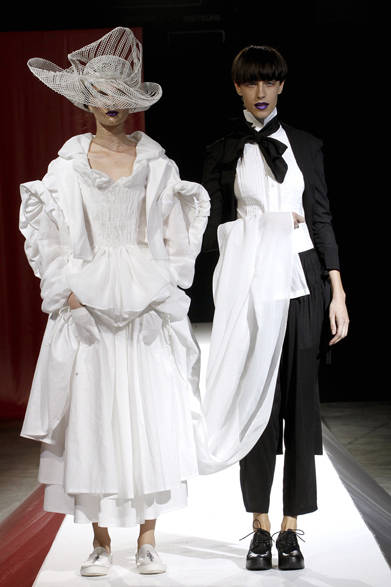 <strong>YOHJI YAMAMOTO｜ヨウジヤマモト</strong>　2012年春夏コレクション速報