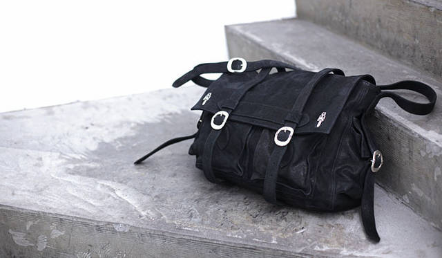 <strong>CHROME HEARTS｜クロムハーツ</strong>　レザーバッグ53万250円