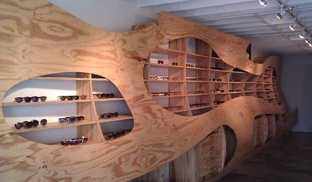 <strong>GLCO｜ジー エル シー オー　デザイナー ギャレット・レイト氏来日インタビュー！</strong>　「ショップのデザインは20年前にオリバーピープルズのショップをデザインしたデザイナーにお願いしたんだ。彼もヴェニスビーチに住んでいるよ」