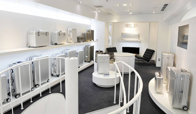 <strong>RIMOWA｜リモワ</strong>　『リモワ 銀座店』2階