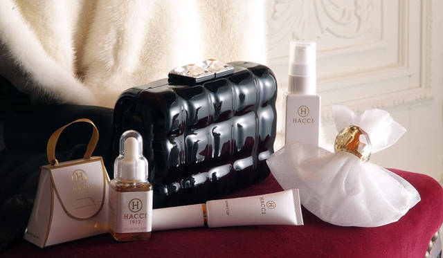 <strong>HACCI｜ハッチ</strong>　「クリスマス invitation」数量限定発売