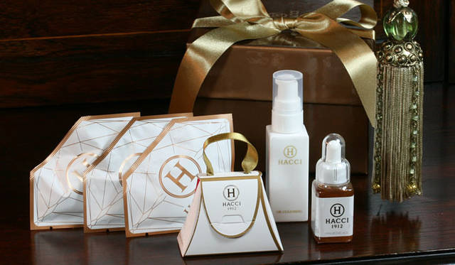 <strong>HACCI｜ハッチ</strong>　「クリスマス カクテル」