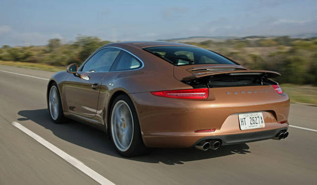 <strong>Porsche 911｜ポルシェ 911</strong><br><br><#IMAGELINK_EX_(auto)_(CT_2_24454_15)_(/article/13226?num=1)_()_(ポルシェ 911特集｜試乗速報─島下泰久篇)#><br><#IMAGELINK_EX_(auto)_(CT_2_24454_16)_(/article/13302?num=1)_()_(ポルシェ 911特集｜試乗速報─渡辺敏史篇)#>