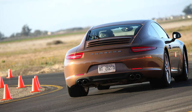 <strong>Porsche 911｜ポルシェ 911</strong><br><br><#IMAGELINK_EX_(auto)_(CT_2_24454_15)_(/article/13226?num=1)_()_(ポルシェ 911特集｜試乗速報─島下泰久篇)#><br><#IMAGELINK_EX_(auto)_(CT_2_24454_16)_(/article/13302?num=1)_()_(ポルシェ 911特集｜試乗速報─渡辺敏史篇)#>