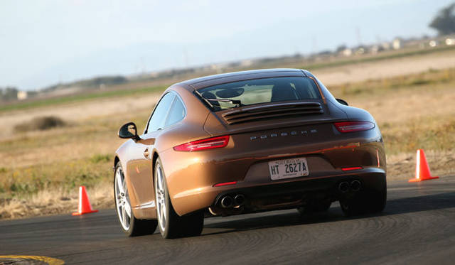 <strong>Porsche 911｜ポルシェ 911</strong><br><br><#IMAGELINK_EX_(auto)_(CT_2_24454_15)_(/article/13226?num=1)_()_(ポルシェ 911特集｜試乗速報─島下泰久篇)#><br><#IMAGELINK_EX_(auto)_(CT_2_24454_16)_(/article/13302?num=1)_()_(ポルシェ 911特集｜試乗速報─渡辺敏史篇)#>