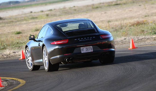 <strong>Porsche 911｜ポルシェ 911</strong><br><br><#IMAGELINK_EX_(auto)_(CT_2_24454_15)_(/article/13226?num=1)_()_(ポルシェ 911特集｜試乗速報─島下泰久篇)#><br><#IMAGELINK_EX_(auto)_(CT_2_24454_16)_(/article/13302?num=1)_()_(ポルシェ 911特集｜試乗速報─渡辺敏史篇)#>