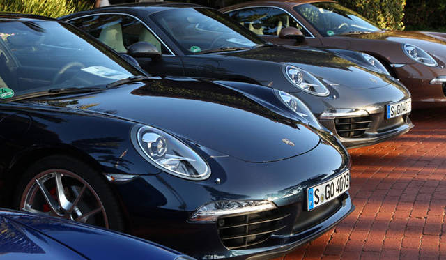 <strong>Porsche 911｜ポルシェ 911</strong><br><br><#IMAGELINK_EX_(auto)_(CT_2_24454_15)_(/article/13226?num=1)_()_(ポルシェ 911特集｜試乗速報─島下泰久篇)#><br><#IMAGELINK_EX_(auto)_(CT_2_24454_16)_(/article/13302?num=1)_()_(ポルシェ 911特集｜試乗速報─渡辺敏史篇)#>