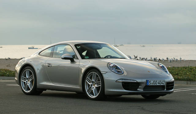 <strong>Porsche 911｜ポルシェ 911</strong><br><br><#IMAGELINK_EX_(auto)_(CT_2_24454_15)_(/article/13226?num=1)_()_(ポルシェ 911特集｜試乗速報─島下泰久篇)#><br><#IMAGELINK_EX_(auto)_(CT_2_24454_16)_(/article/13302?num=1)_()_(ポルシェ 911特集｜試乗速報─渡辺敏史篇)#>