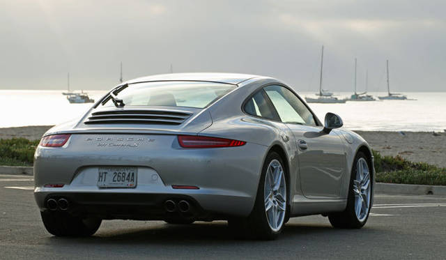 <strong>Porsche 911｜ポルシェ 911</strong><br><br><#IMAGELINK_EX_(auto)_(CT_2_24454_15)_(/article/13226?num=1)_()_(ポルシェ 911特集｜試乗速報─島下泰久篇)#><br><#IMAGELINK_EX_(auto)_(CT_2_24454_16)_(/article/13302?num=1)_()_(ポルシェ 911特集｜試乗速報─渡辺敏史篇)#>