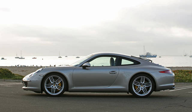 <strong>Porsche 911｜ポルシェ 911</strong><br><br><#IMAGELINK_EX_(auto)_(CT_2_24454_15)_(/article/13226?num=1)_()_(ポルシェ 911特集｜試乗速報─島下泰久篇)#><br><#IMAGELINK_EX_(auto)_(CT_2_24454_16)_(/article/13302?num=1)_()_(ポルシェ 911特集｜試乗速報─渡辺敏史篇)#>