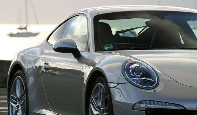 <strong>Porsche 911｜ポルシェ 911</strong><br><br><#IMAGELINK_EX_(auto)_(CT_2_24454_15)_(/article/13226?num=1)_()_(ポルシェ 911特集｜試乗速報─島下泰久篇)#><br><#IMAGELINK_EX_(auto)_(CT_2_24454_16)_(/article/13302?num=1)_()_(ポルシェ 911特集｜試乗速報─渡辺敏史篇)#>