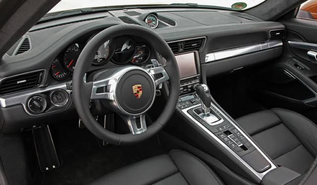 <strong>Porsche 911｜ポルシェ 911</strong><br><br><#IMAGELINK_EX_(auto)_(CT_2_24454_15)_(/article/13226?num=1)_()_(ポルシェ 911特集｜試乗速報─島下泰久篇)#><br><#IMAGELINK_EX_(auto)_(CT_2_24454_16)_(/article/13302?num=1)_()_(ポルシェ 911特集｜試乗速報─渡辺敏史篇)#>