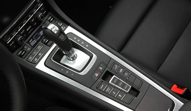 <strong>Porsche 911｜ポルシェ 911</strong><br><br><#IMAGELINK_EX_(auto)_(CT_2_24454_15)_(/article/13226?num=1)_()_(ポルシェ 911特集｜試乗速報─島下泰久篇)#><br><#IMAGELINK_EX_(auto)_(CT_2_24454_16)_(/article/13302?num=1)_()_(ポルシェ 911特集｜試乗速報─渡辺敏史篇)#>