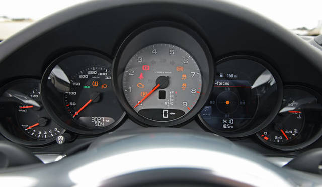 <strong>Porsche 911｜ポルシェ 911</strong><br><br><#IMAGELINK_EX_(auto)_(CT_2_24454_15)_(/article/13226?num=1)_()_(ポルシェ 911特集｜試乗速報─島下泰久篇)#><br><#IMAGELINK_EX_(auto)_(CT_2_24454_16)_(/article/13302?num=1)_()_(ポルシェ 911特集｜試乗速報─渡辺敏史篇)#>