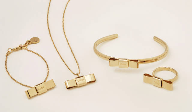 <strong>Chloé│クロエ</strong>　「BOWIE」　左から／ブレスレット 1万9950円、ネックレス 1万9950円、バングル 1万9950円、リング 1万5750円（すべて日本限定）（すべてクロエ／クロエ インフォメーションデスク）