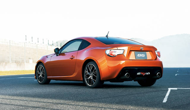 <strong>TOYOTA 86｜トヨタ 86</strong>