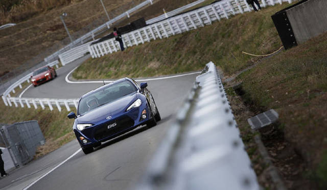 <strong>TOYOTA 86｜トヨタ 86</strong>