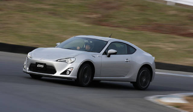 <strong>TOYOTA 86｜トヨタ 86</strong>