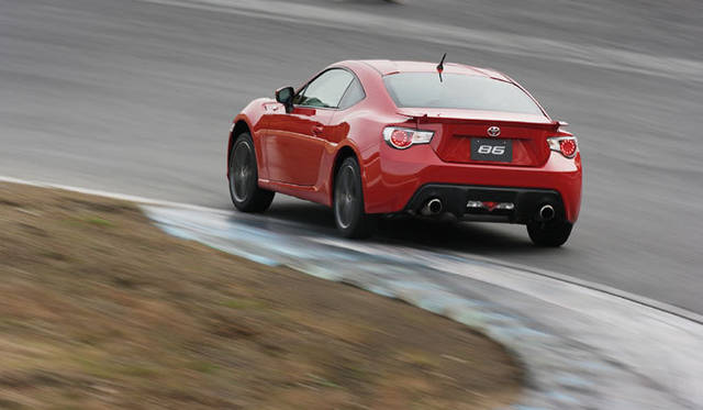 <strong>TOYOTA 86｜トヨタ 86</strong>