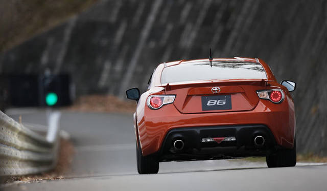 <strong>TOYOTA 86｜トヨタ 86</strong>