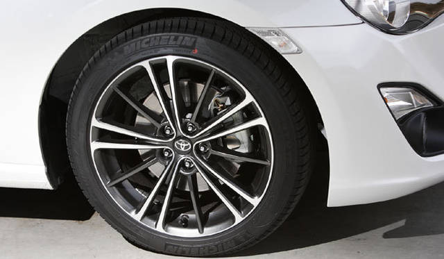 <strong>TOYOTA 86｜トヨタ 86</strong>