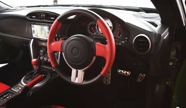 <strong>TOYOTA 86｜トヨタ 86</strong>