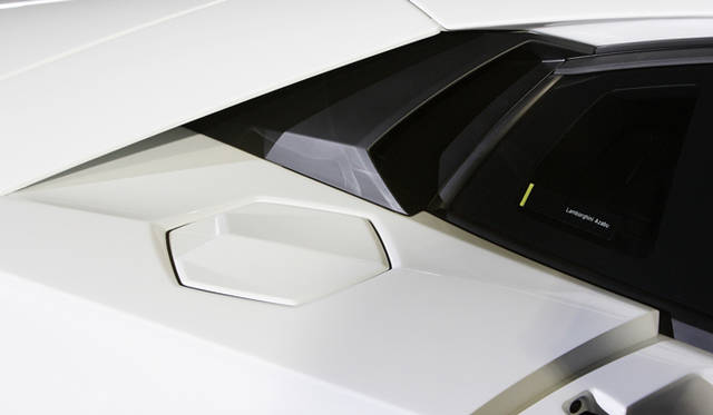 <strong>Lamborghini Aventador LP 700-4｜ランボルギーニ アヴェンタドール LP 700-4</strong>