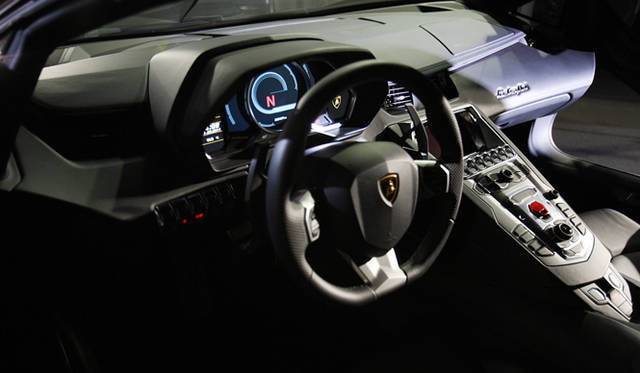 <strong>Lamborghini Aventador LP 700-4｜ランボルギーニ アヴェンタドール LP 700-4</strong>