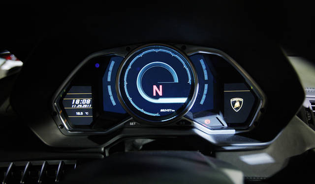 <strong>Lamborghini Aventador LP 700-4｜ランボルギーニ アヴェンタドール LP 700-4</strong>