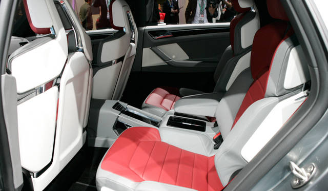 <strong>Volkswagen CROSS COUPE｜フォルクスワーゲン クロス クーペ</strong>