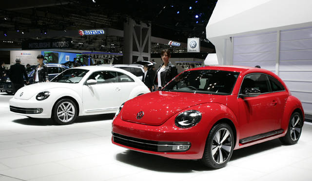 <strong>Volkswagen The Beetle｜フォルクスワーゲン ザ ビートル</strong>　2012年4月に発表された21世紀の「ビートル」、「ザ・ビートル」にかんしては日本での予約受付を4月以降に開始すると発表。ギターブランド、「フェ ンダー」とのコラボレーションモデルが登場した。日本での希望小売価格は基本となる「ザ・ビートル デザイン」が税込250万円、「レザーパッケージ」が303万円。