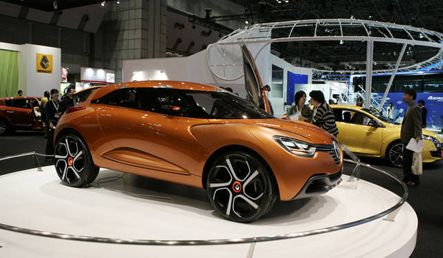 <strong>RENAULT Captur｜ルノー キャプチャー</strong>