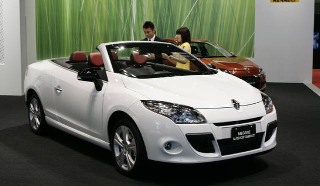 <strong>RENAULT MEGANE Glass Roof Cabriolet｜ルノー メガーヌ グラスルーフ カブリオレ</strong>