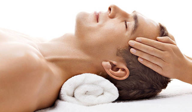 <strong>CLARINS｜クラランス</strong>　「エスパス クラランス」でのトリートメント「クラランス メン パーソナル ブレンド ヴィザージュ」