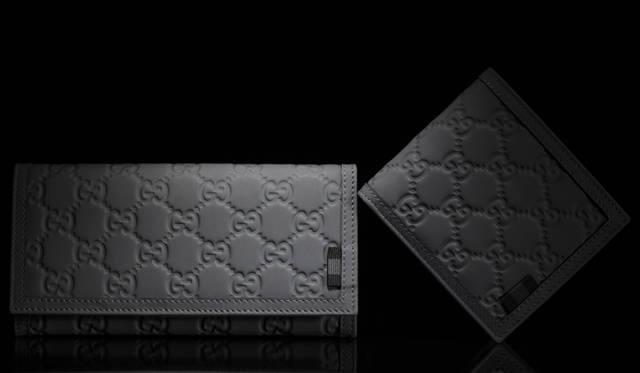 <strong>GUCCI｜グッチ</strong>　「グッチッシマ ゴンマータ」  左／ロングウォレット 5万8800円、右／ウォレット 4万4100円（ともにグッチ／グッチ ジャパン）
