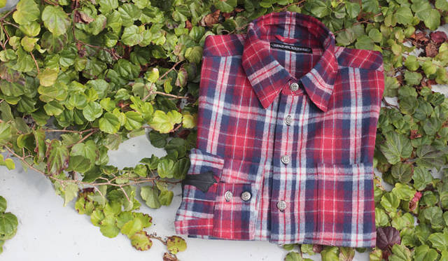 <strong>CHROME HEARTS｜クロムハーツ</strong>　ウールネルチェックシャツ（レッド×ネイビー）20万2650円