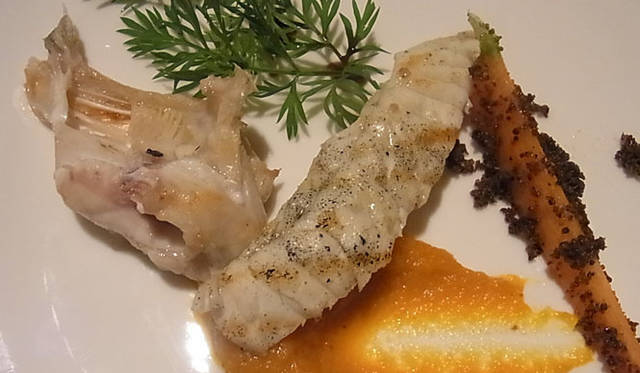 <strong>SAKURA｜第19回 久々の大阪！　ラグジュアリーホテル滞在記</strong>　フグを使ったお料理、おいしかったです♪