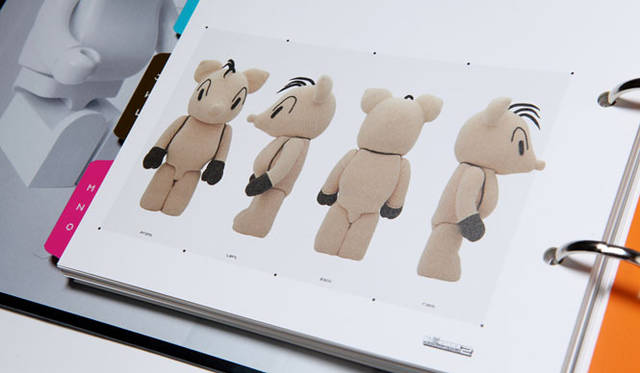 <strong>MEDICOM TOY｜メディコム・トイ</strong>　「BE@RBRICK WORLD WIDE TOUR 2」 　『BE@RBRICK WORLD WIDE TOUR 2 BOOK』