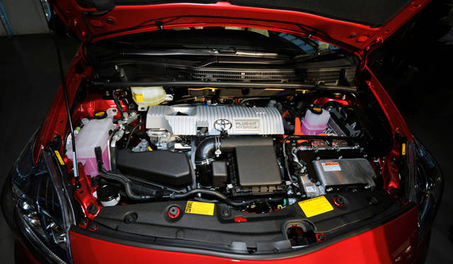 <strong>TOYOTA PRIUS PHV｜トヨタ プリウスPHV</strong>　