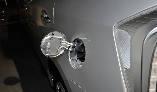 <strong>TOYOTA PRIUS PHV｜トヨタ プリウスPHV</strong>