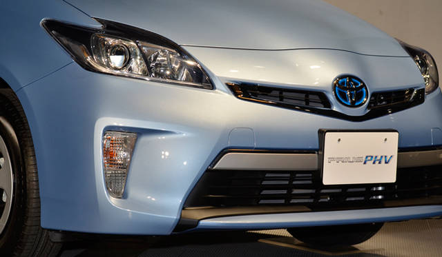 <strong>TOYOTA PRIUS PHV｜トヨタ プリウスPHV</strong>