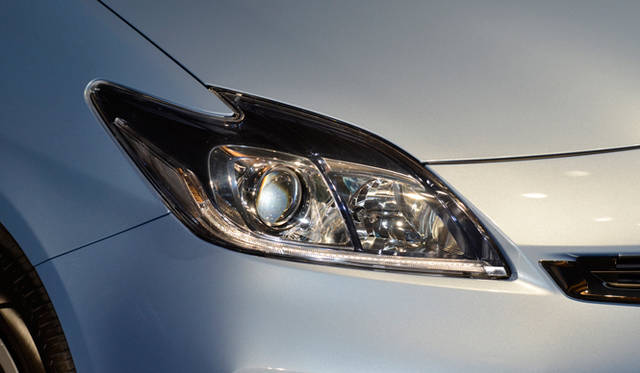 <strong>TOYOTA PRIUS PHV｜トヨタ プリウスPHV</strong>